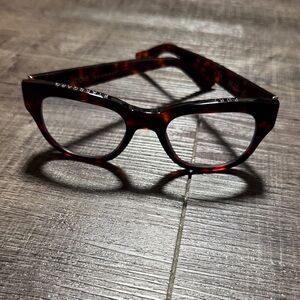 Chic Tortoise Shell Eyeglasses